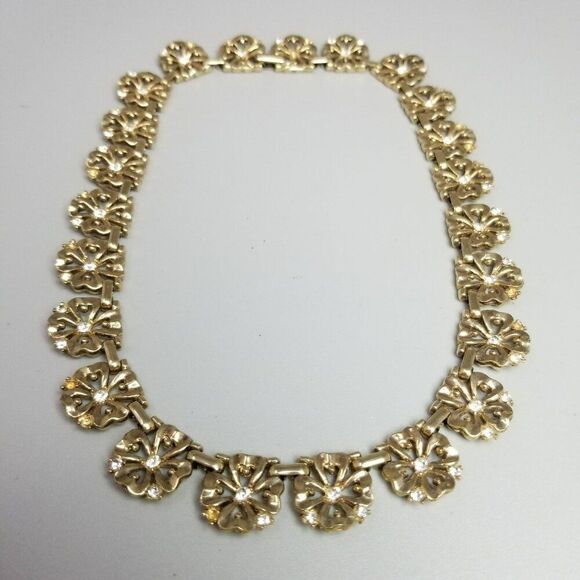 Vintage Trifari Pat Pend Signed Alfred Philip Gold Tone Flower Panel Necklace - Picture 9 of 10